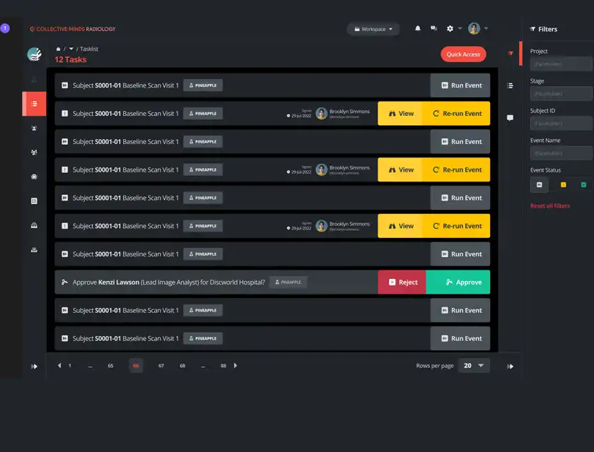 En skärmdump från en digital arbetsplattform, "COLLECTIVE MINDS RADIOLOGY", som visar en uppgiftslista med tolv uppgifter. Gränssnittet har en mörk design med inslag av rött, gult och grönt för olika åtgärdsknappar som "View", "Re-run Event", "Reject" och "Approve". Uppgifterna är relaterade till medicinska bildanalyser och är kopplade till specifika användare och projekt. En filtreringspanel på höger sida gör det möjligt att sortera uppgifterna efter olika kriterier.