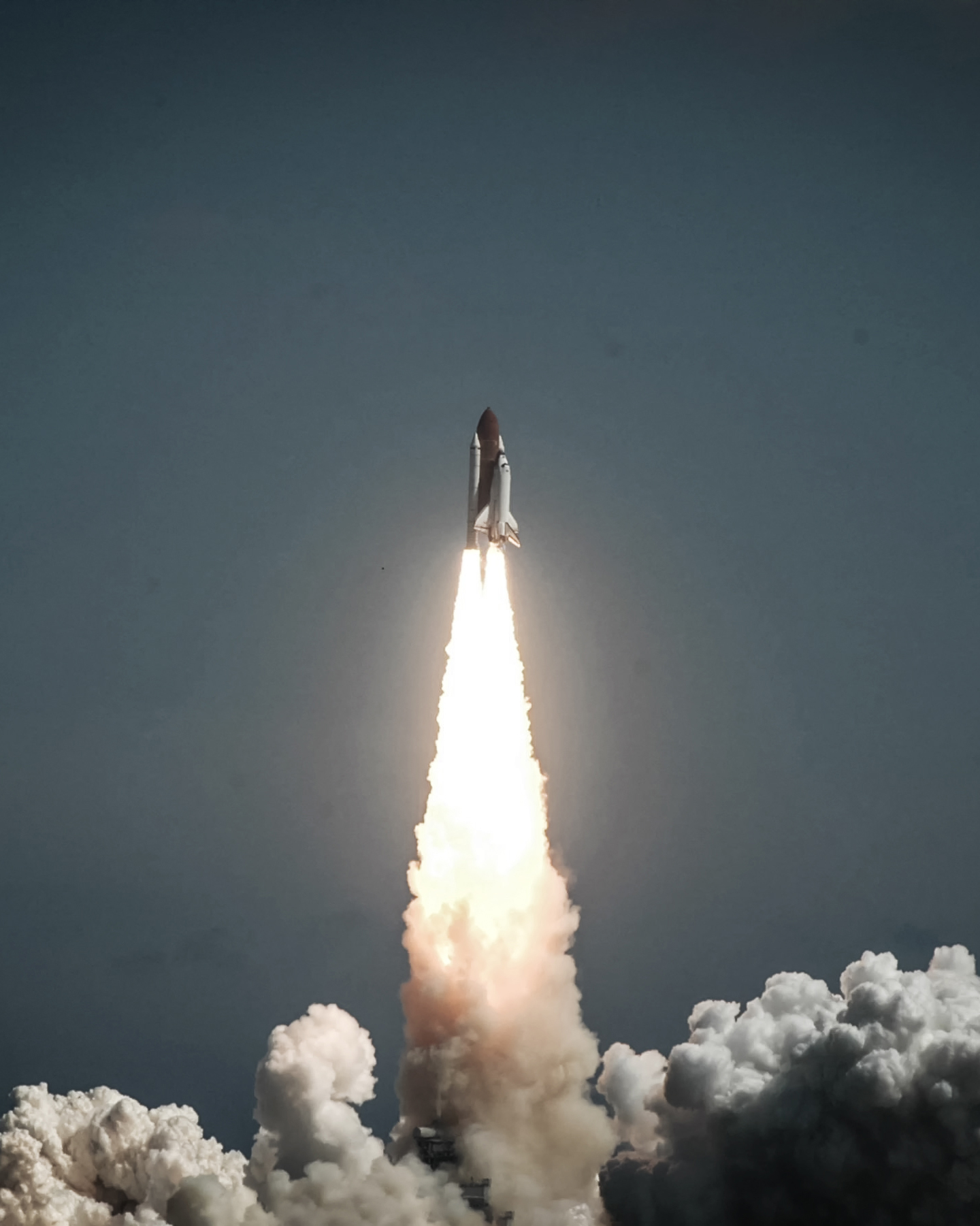 Raket som just startat.